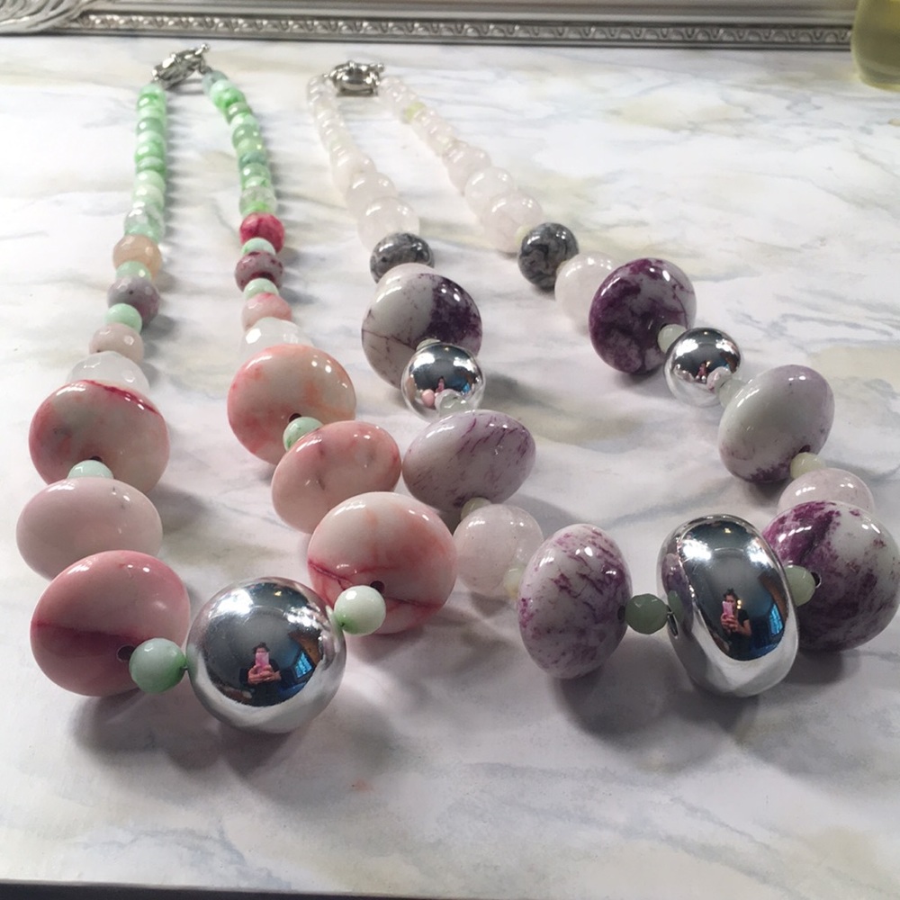 Statement stones and beads necklace